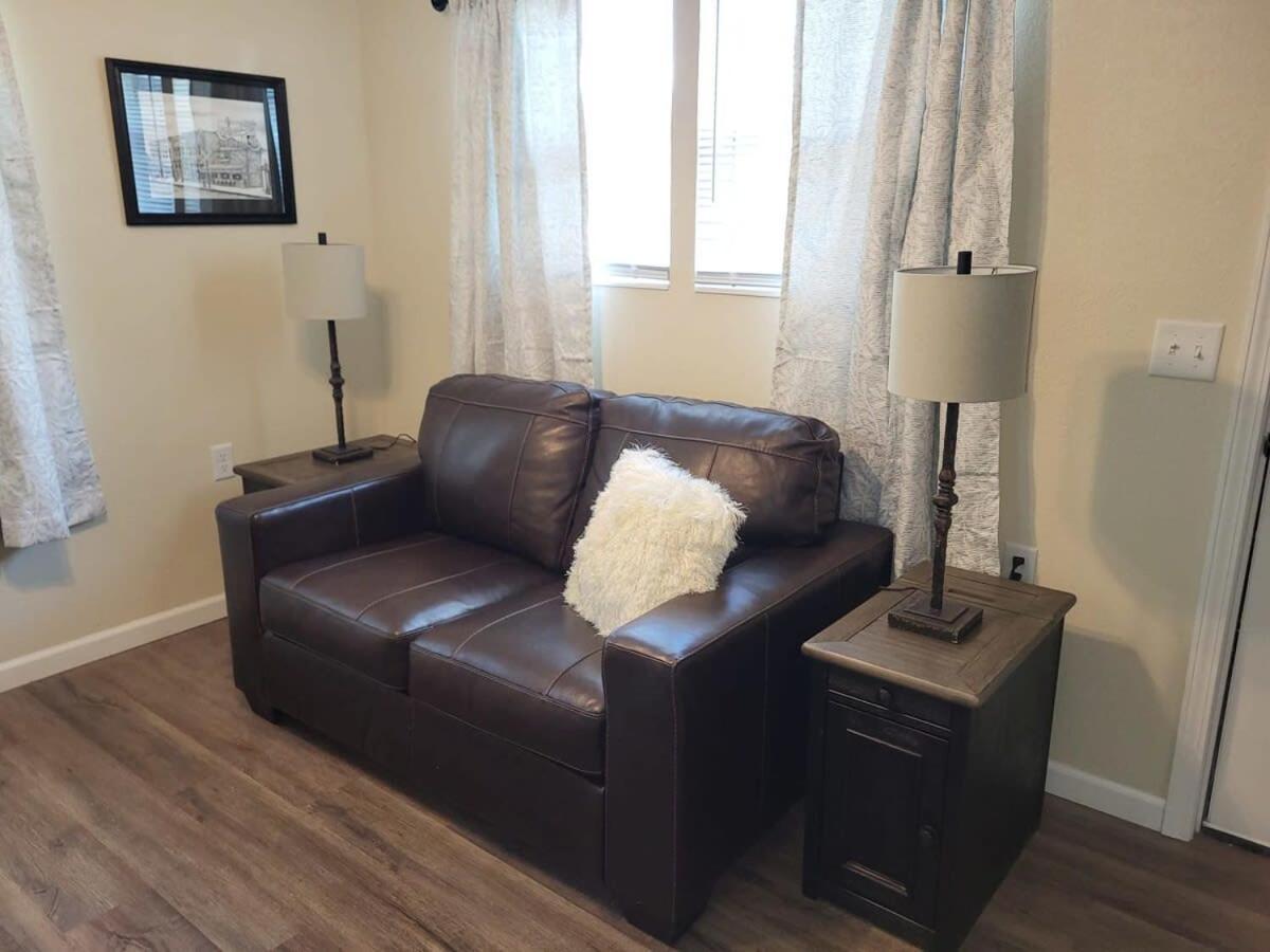 Charming 1Br Efficiency Apt Near Ttu & Downtown Кууквил Екстериор снимка